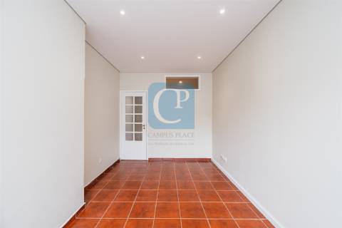 Apartamento T2 em Pedrouços, próximo à Rotunda da Areosa, Pedrouços, Maia