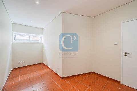 Apartamento T2 em Pedrouços, próximo à Rotunda da Areosa, Pedrouços, Maia