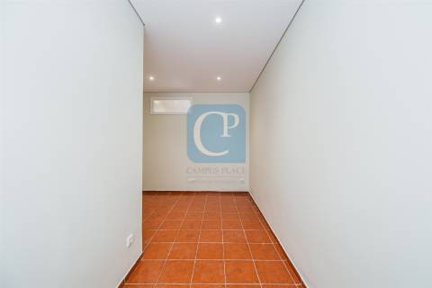 Apartamento T2 em Pedrouços, próximo à Rotunda da Areosa, Pedrouços, Maia