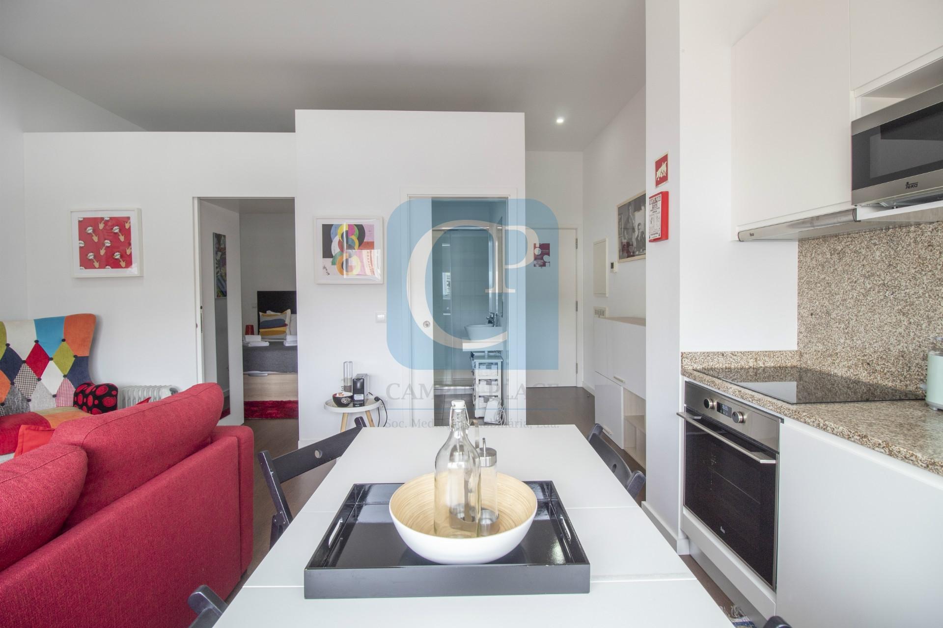 Apartamento T1kit, junto à Avenida da Boavista