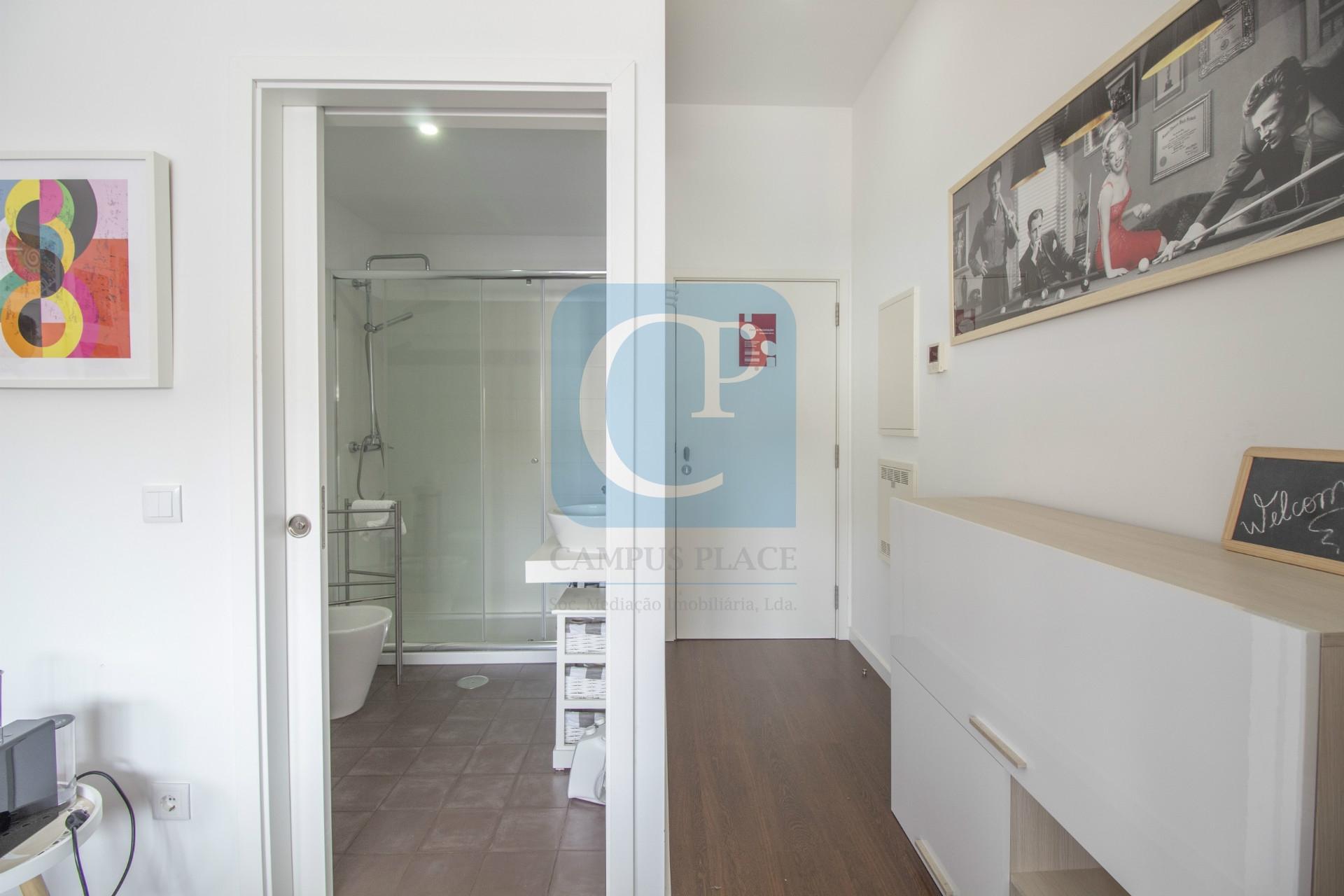 Apartamento T1kit, junto à Avenida da Boavista