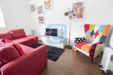 Apartamento T1kit, junto à Avenida da Boavista