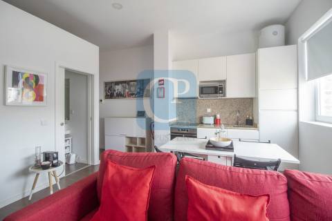 Apartamento T1kit, junto à Avenida da Boavista