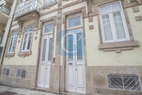 Apartamento T1kit, junto à Avenida da Boavista