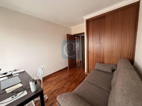 Apartamento T2 luminoso com garagem na Boavista, Porto