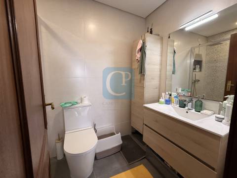 Apartamento T2 luminoso com garagem na Boavista, Porto
