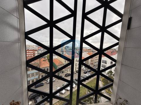 Apartamento T2 luminoso com garagem na Boavista, Porto