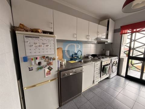 Apartamento T2 luminoso com garagem na Boavista, Porto