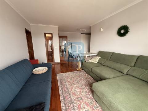Apartamento T2 luminoso com garagem na Boavista, Porto