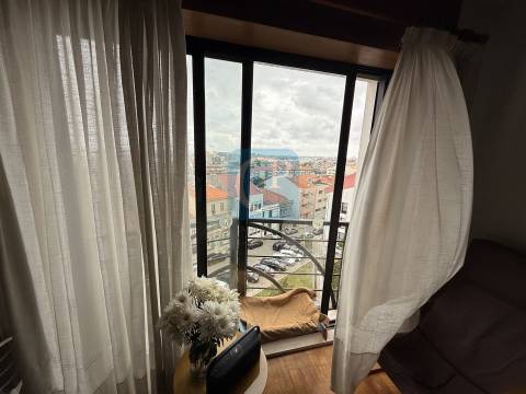 Apartamento T2 luminoso com garagem na Boavista, Porto
