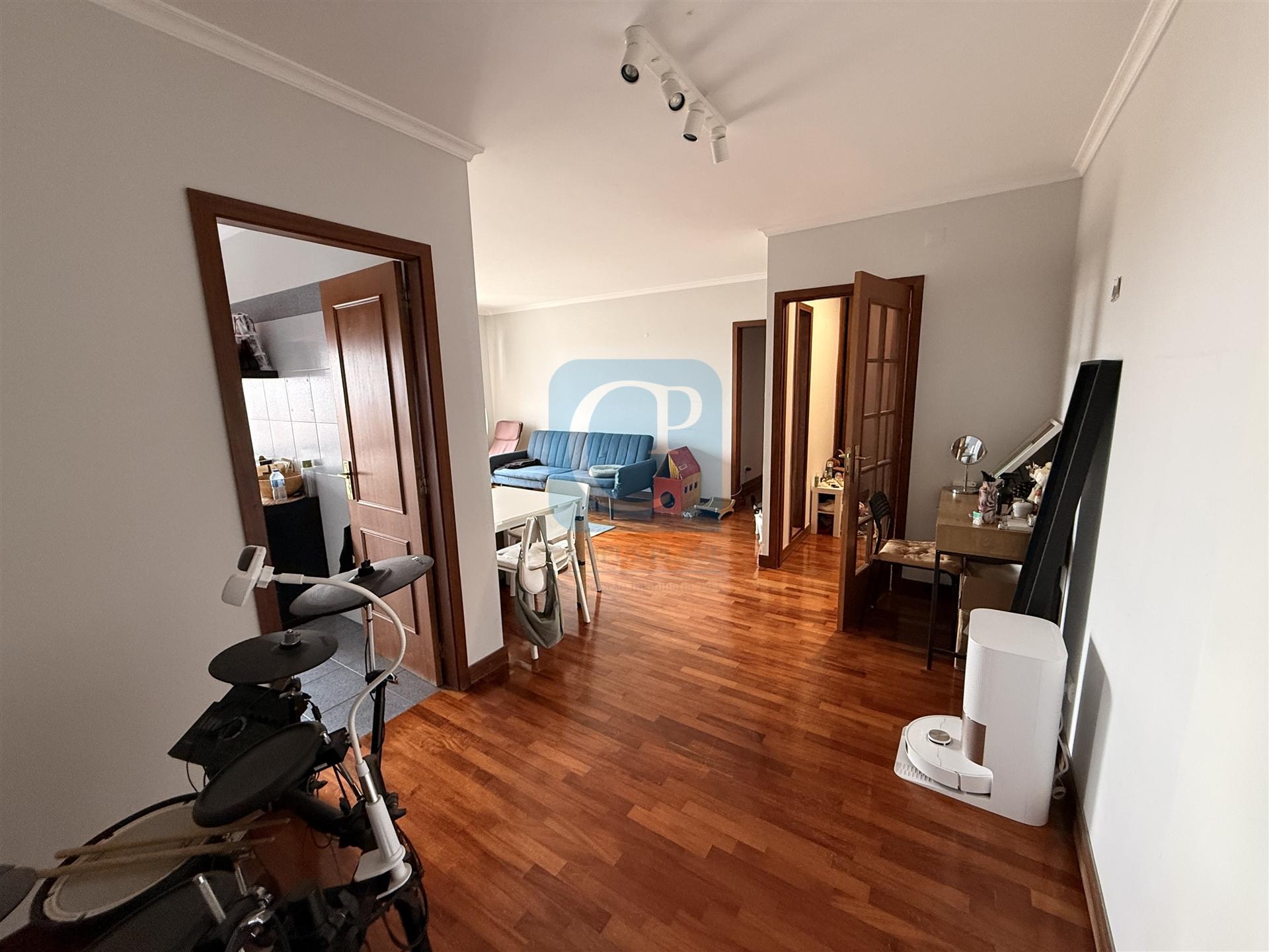 Apartamento T2 luminoso com garagem na Boavista, Porto