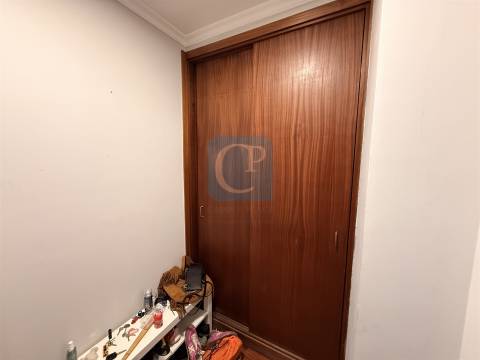 Apartamento T2 luminoso com garagem na Boavista, Porto