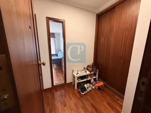 Apartamento T2 luminoso com garagem na Boavista, Porto