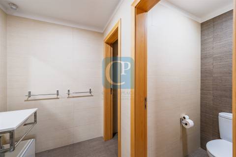 Loja à zona da Arca d’Água, Paranhos, Porto