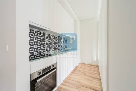 Apartamento T0, mobilado e equipado, ao Hospital São João
