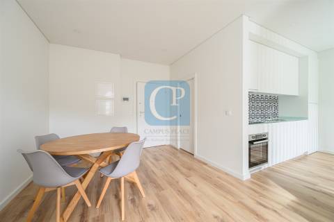 Apartamento T0, mobilado e equipado, ao Hospital São João