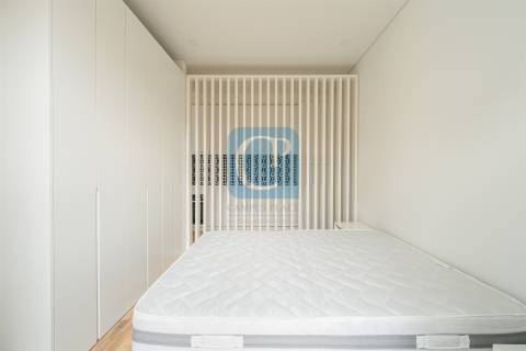 Apartamento T0, mobilado e equipado, ao Hospital São João