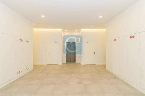 Apartamento T0, mobilado e equipado, ao Hospital São João