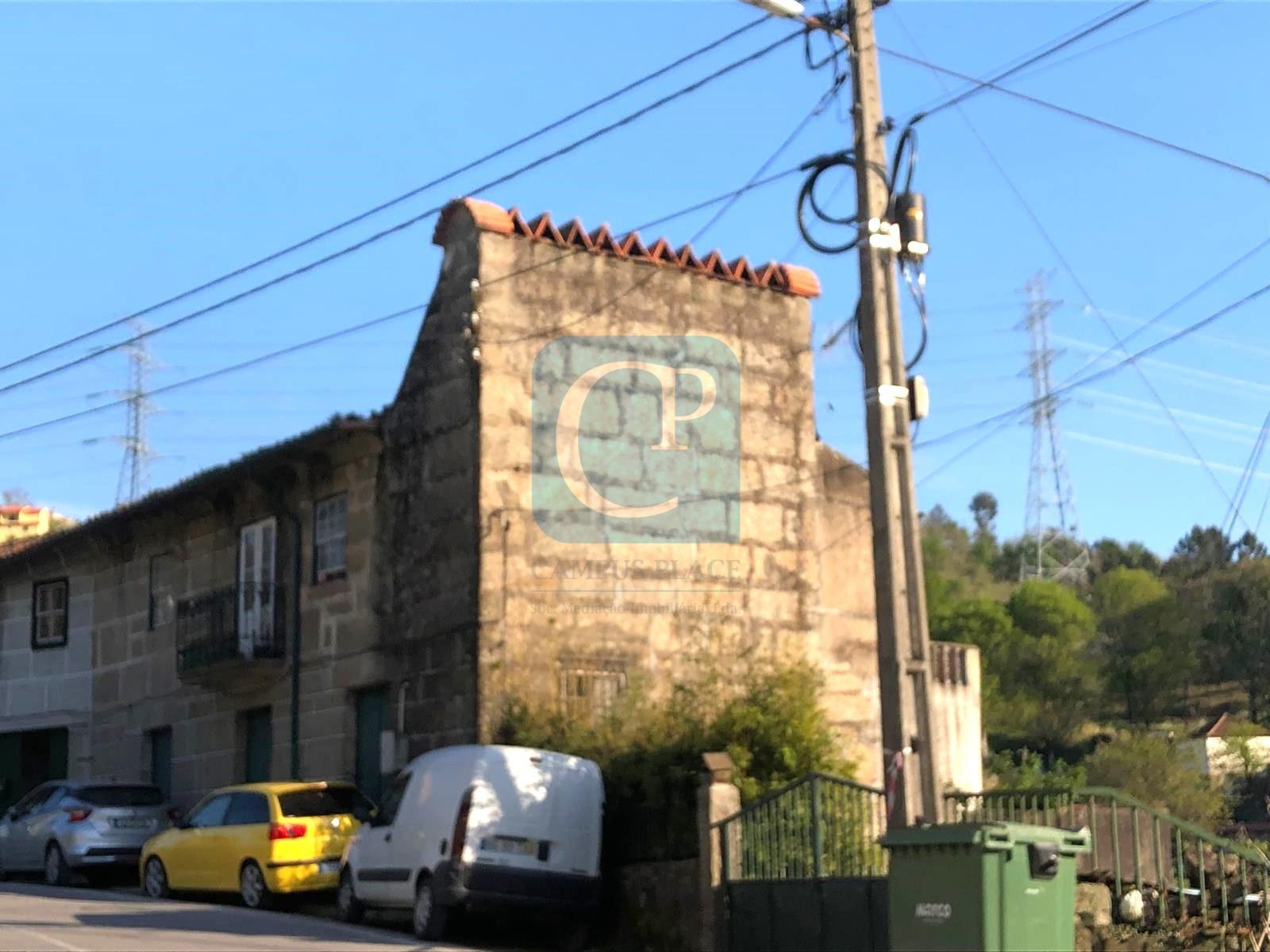 Prédio geminado em Soalhães, Marco Canaveses