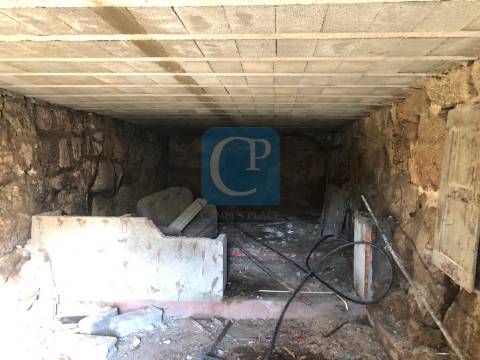 Prédio geminado em Soalhães, Marco Canaveses
