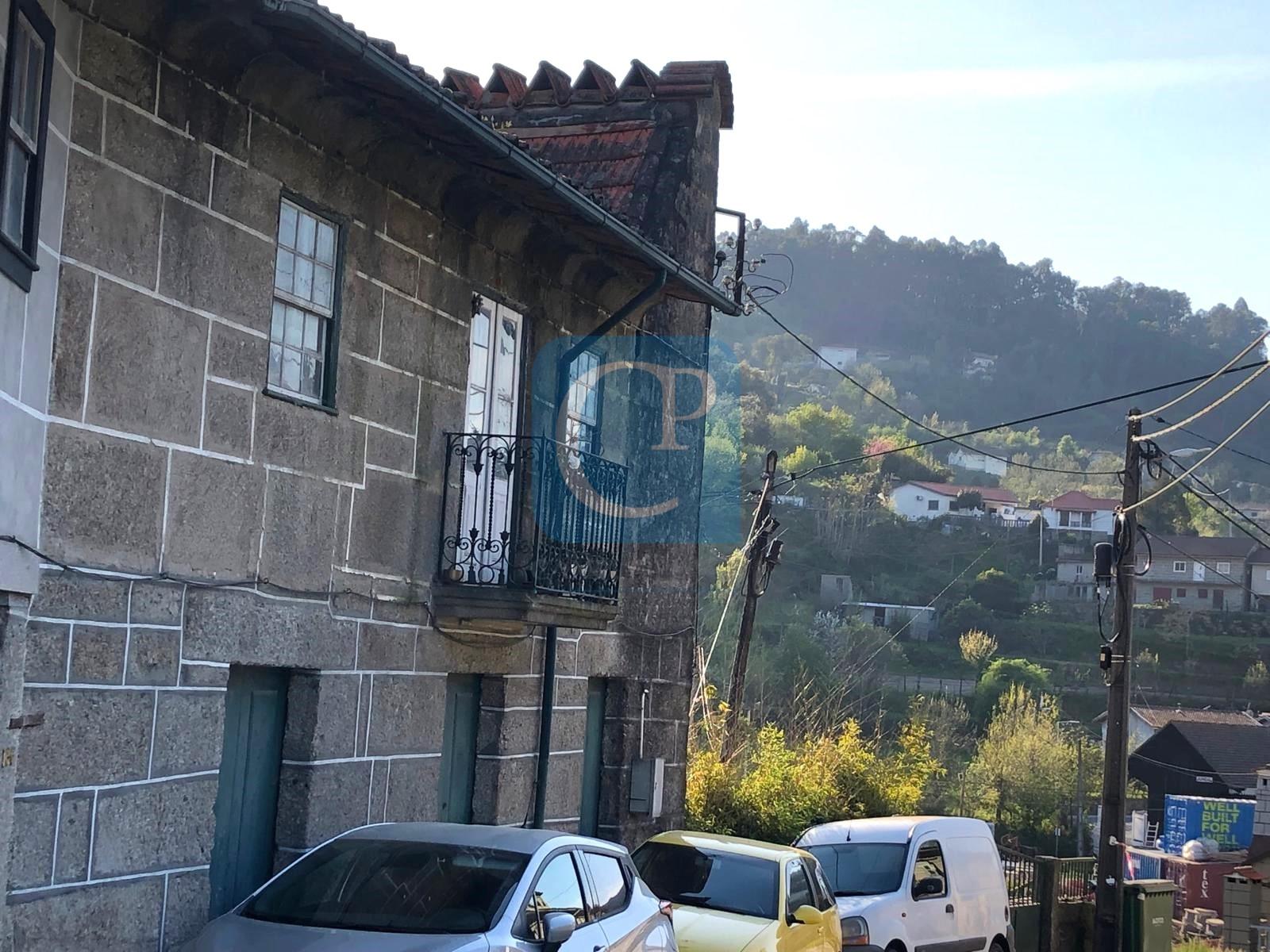 Prédio geminado em Soalhães, Marco Canaveses