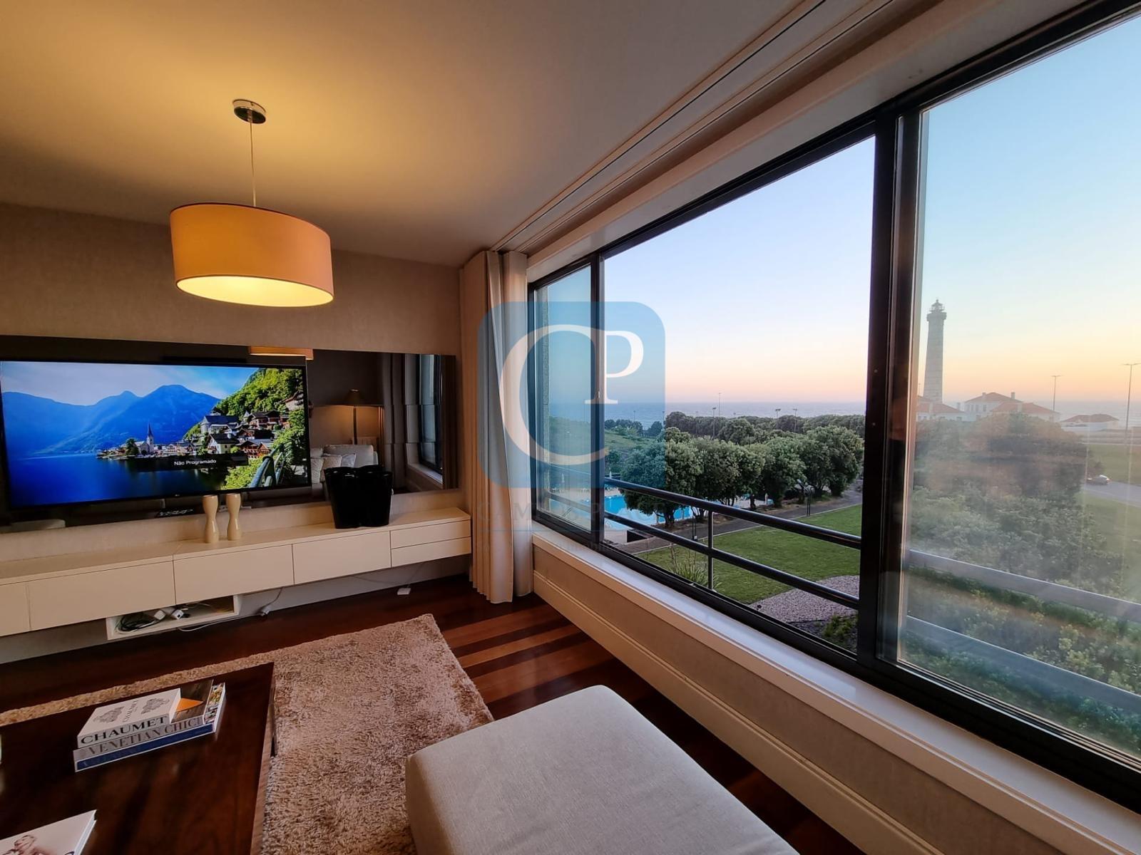 Apartamento T3 na primeira linha de mar em Leça da Palmeira