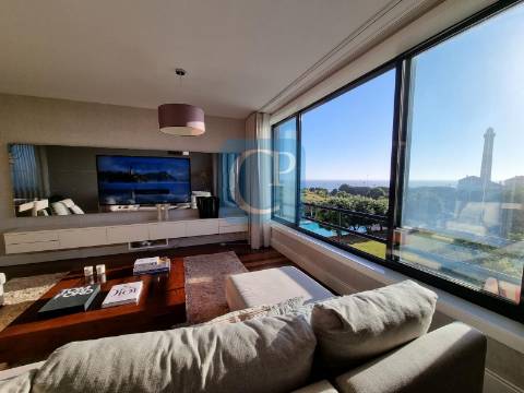 Apartamento T3 na primeira linha de mar em Leça da Palmeira