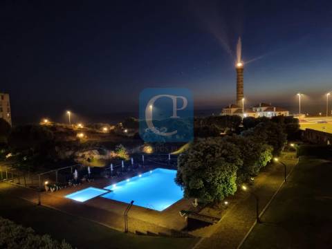 Apartamento T3 na primeira linha de mar em Leça da Palmeira