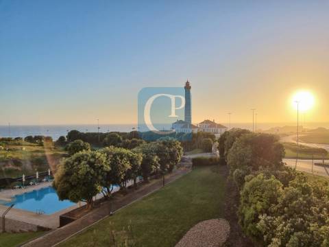 Apartamento T3 na primeira linha de mar em Leça da Palmeira