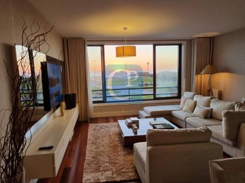 Apartamento T3 na primeira linha de mar em Leça da Palmeira
