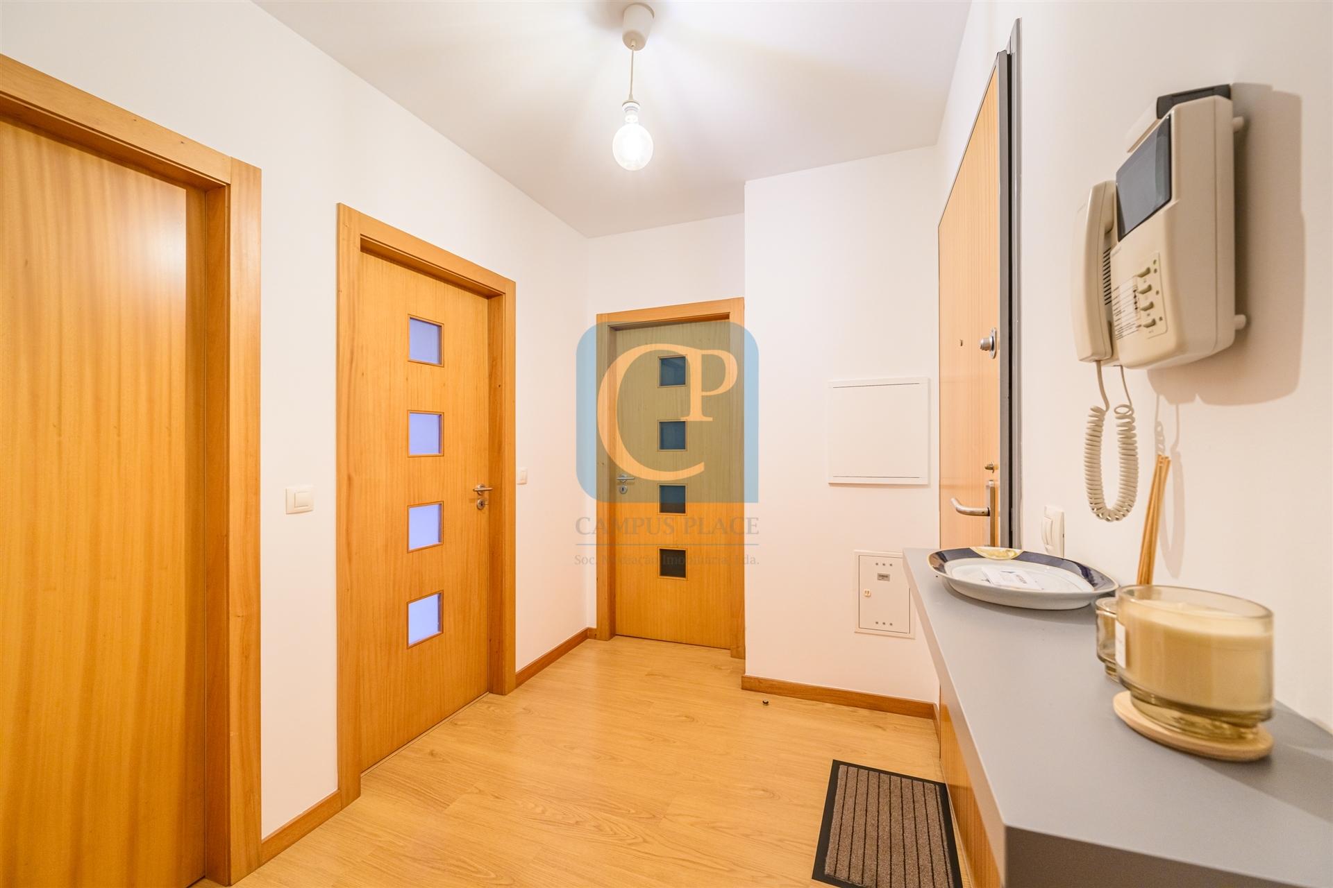 Apartamento T1 junto à Faculdade de Engenharia