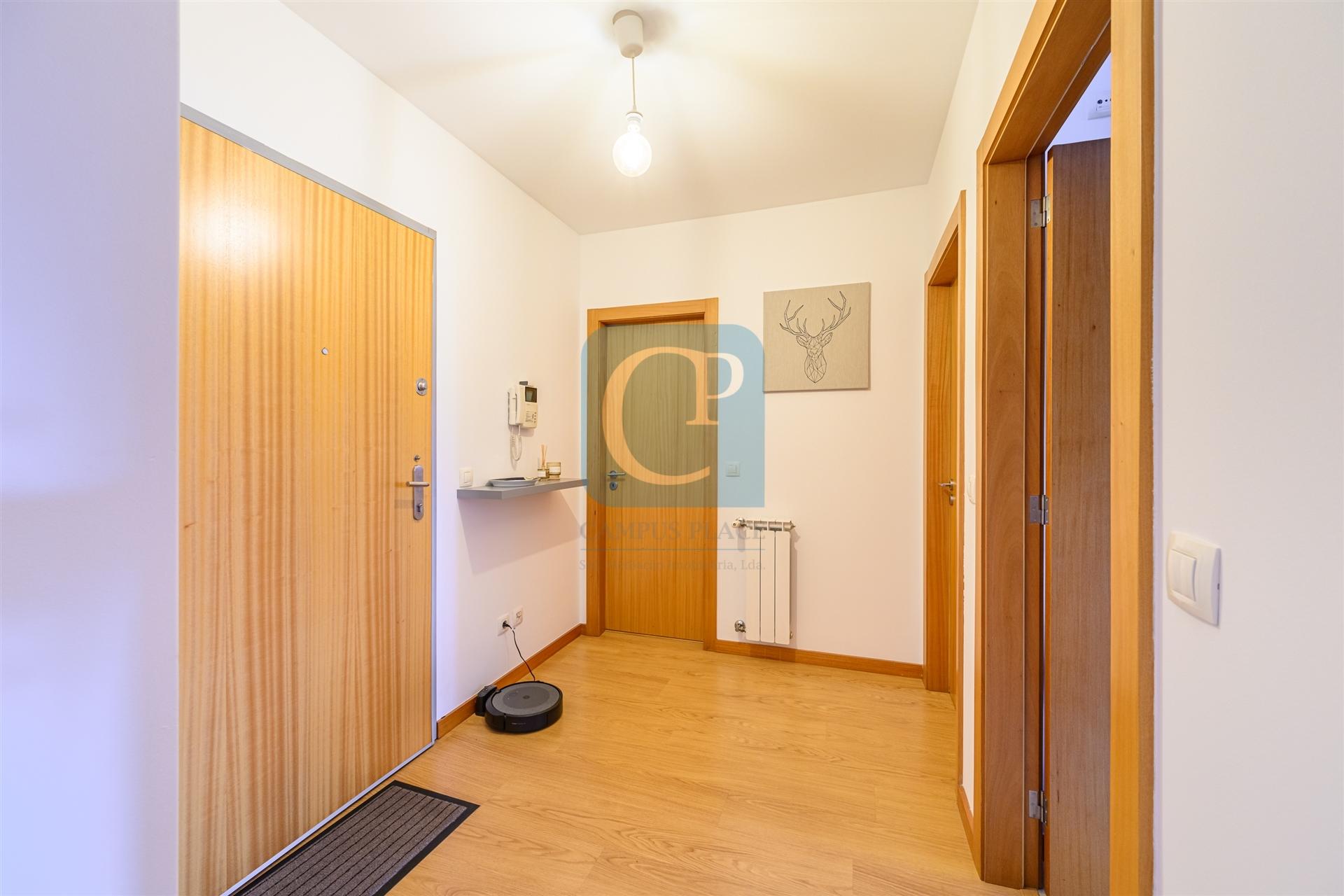 Apartamento T1 junto à Faculdade de Engenharia