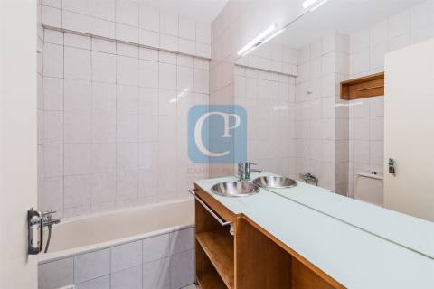 Apartamento T2+1 em Santo Ildefonso, Porto