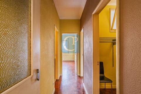 Apartamento T2+1 em Santo Ildefonso, Porto