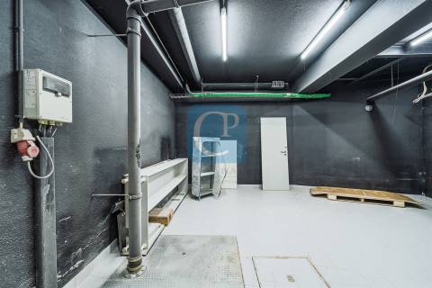 Loja para Comércio ou Serviços na Baixa do Porto