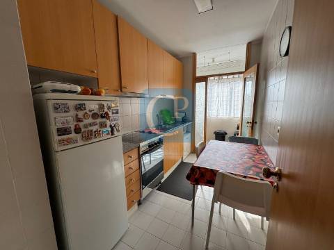 Apartamento T2, em frente ao Hospital de São João, Paranhos, Porto