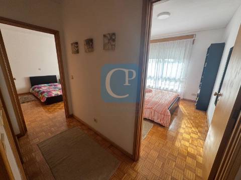 Apartamento T2, em frente ao Hospital de São João, Paranhos, Porto