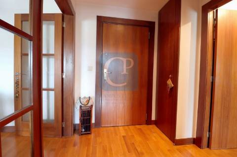 Apartamento T1 com vistas para o Rio Douro em Lordelo do Ouro