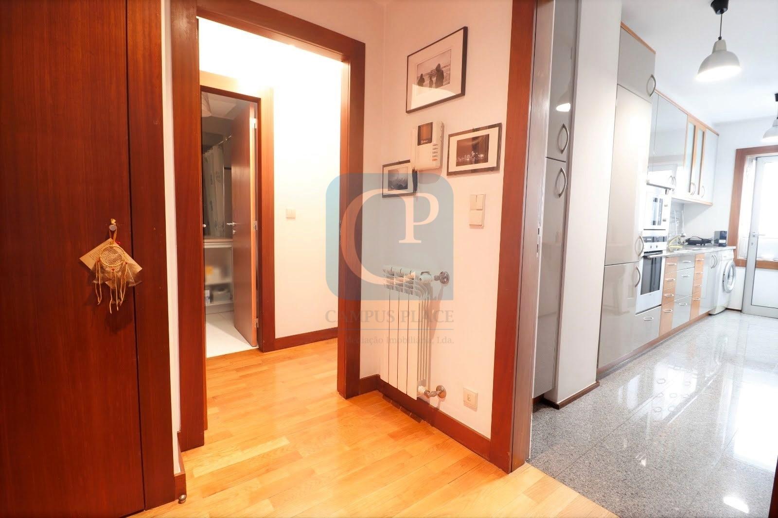 Apartamento T1 com vistas para o Rio Douro em Lordelo do Ouro