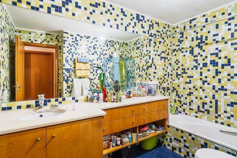 Apartamento T1 equipado, em Lordelo do Ouro