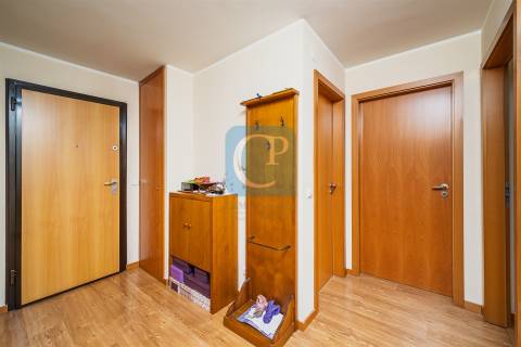 Apartamento T1 equipado, em Lordelo do Ouro