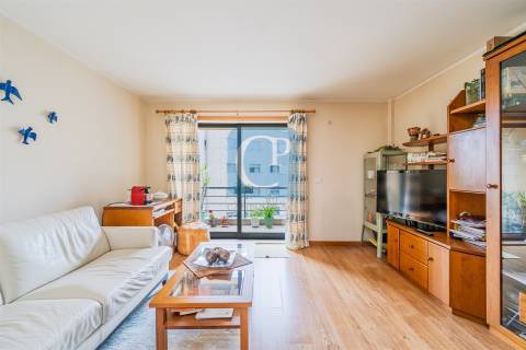 Apartamento T1 equipado, em Lordelo do Ouro