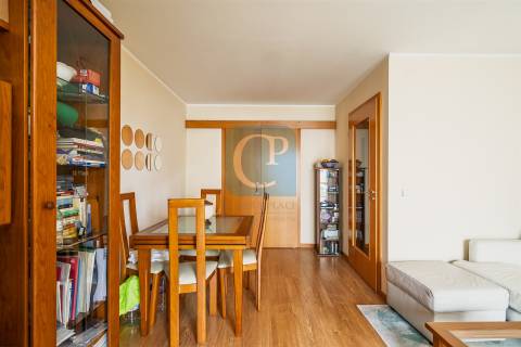 Apartamento T1 equipado, em Lordelo do Ouro