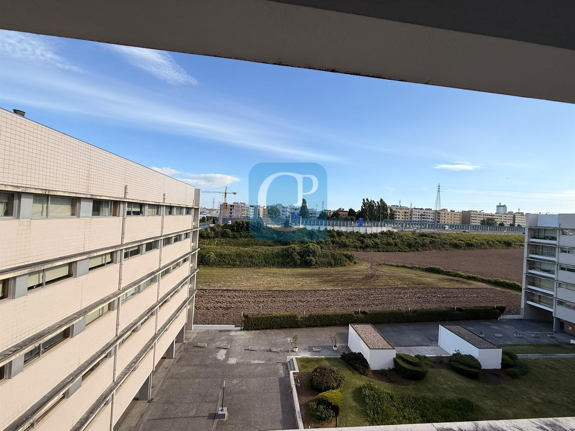 Apartamento T2 com lugar de garagem e arrumos em Vermoim na Maia
