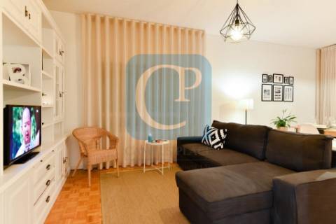 Apartamento T4 equipado e mobilado em Ramalde
