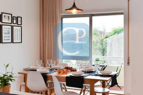 Apartamento T4 equipado e mobilado em Ramalde