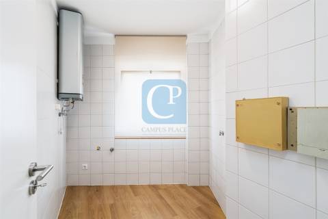 Apartamento T2 mobilado em condomínio fechado, Ramalde, Porto