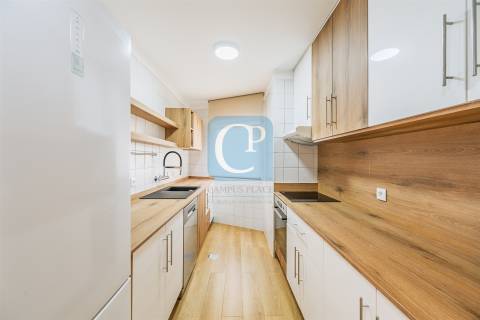 Apartamento T2 mobilado em condomínio fechado, Ramalde, Porto