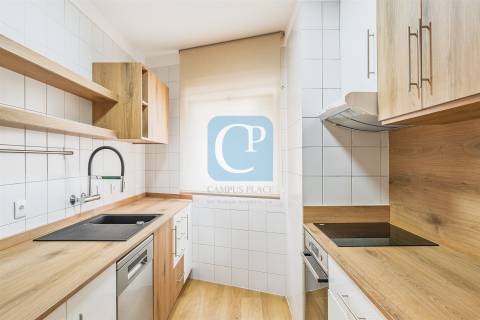 Apartamento T2 mobilado em condomínio fechado, Ramalde, Porto