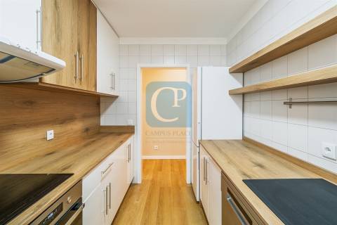 Apartamento T2 mobilado em condomínio fechado, Ramalde, Porto